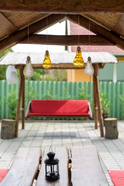 Zoeldbarat Vendeghaz Hotel Nyiregyhaza Luaran gambar